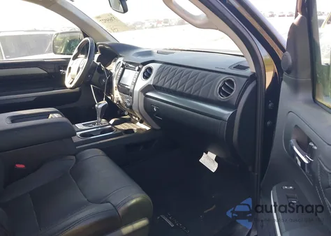 2016 Toyota Tundra Platinum 5.7L V8 z USA, uszkodzony, nr VIN 5TFAW5F15GX555415